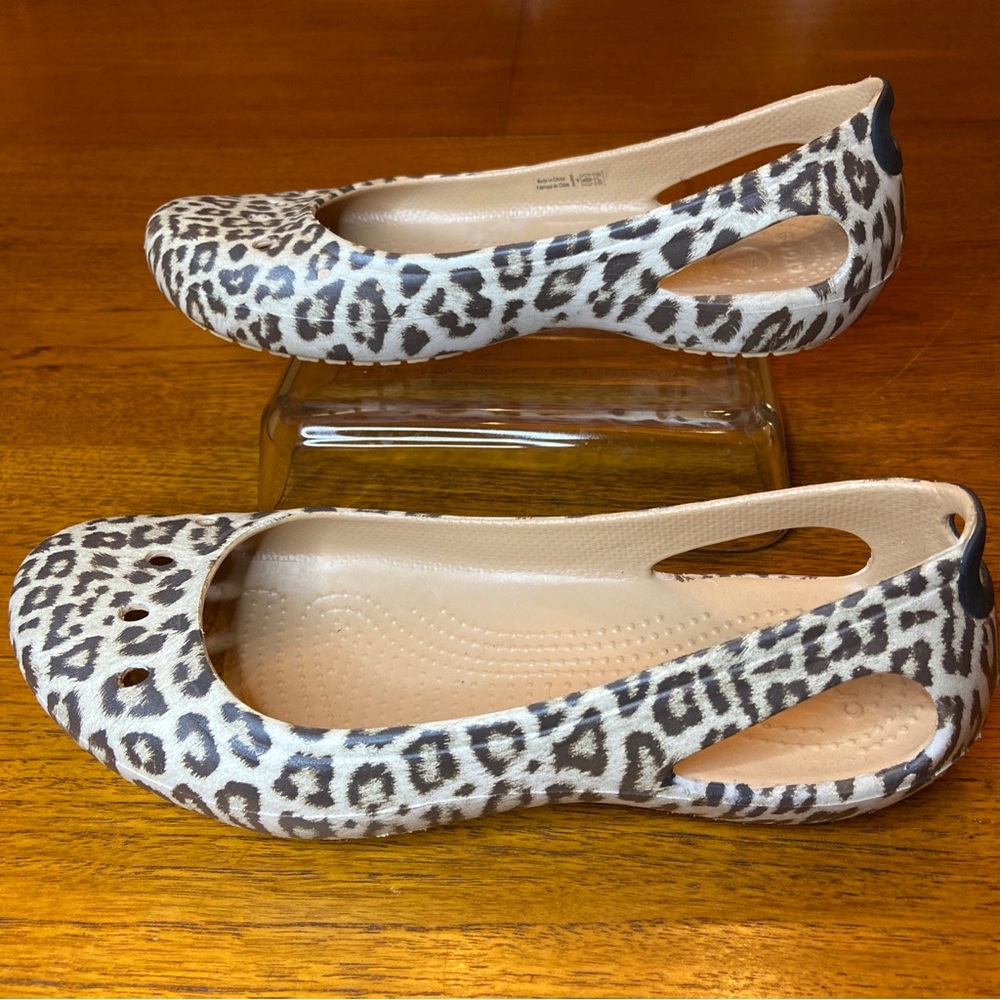 Crocs Kadee Graphic Flat Shoes Leopard Print Size 8